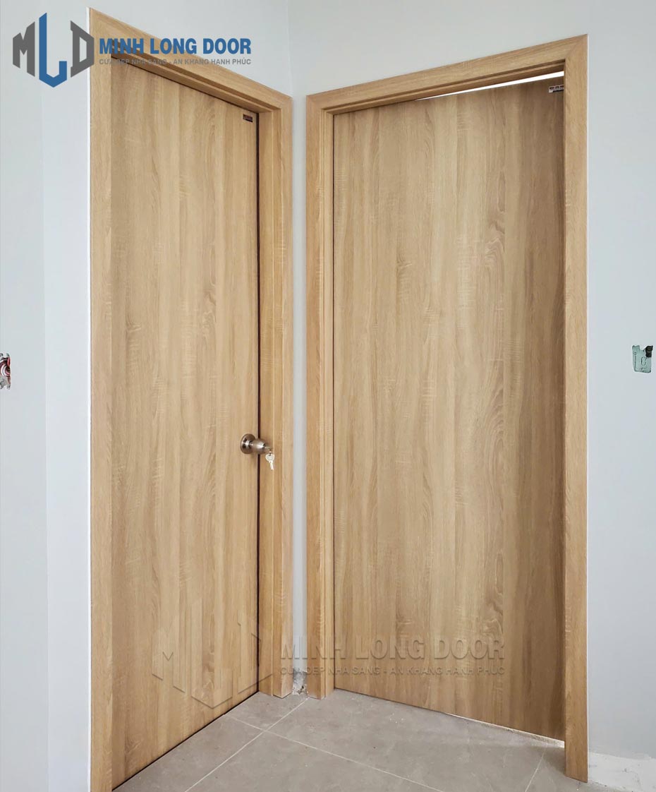 Cửa thông phòng composite nhà anh Luân Q7