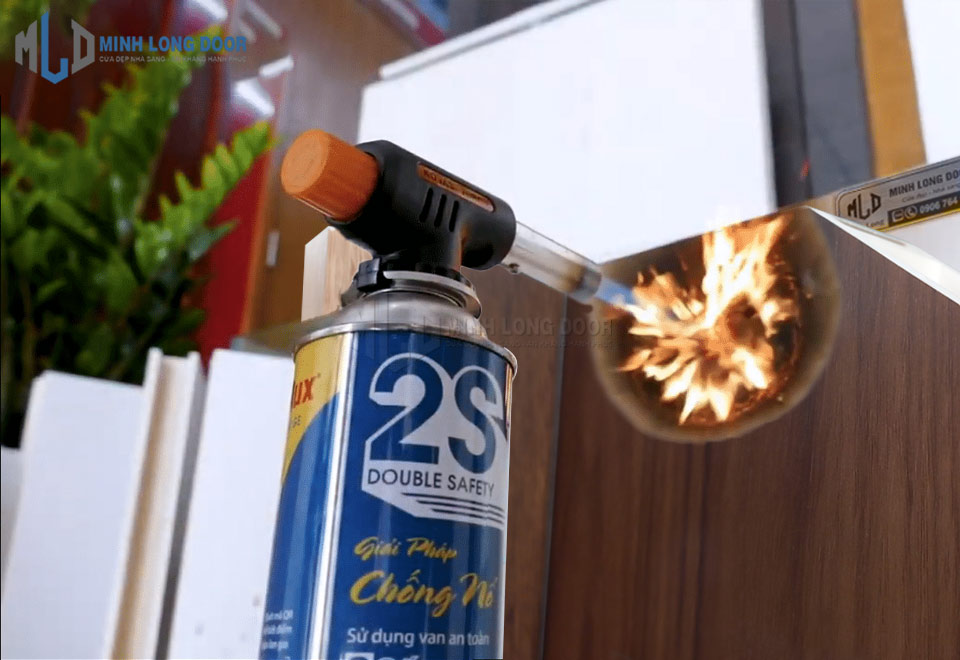 Khả năng chống cháy của cửa nhựa Composite